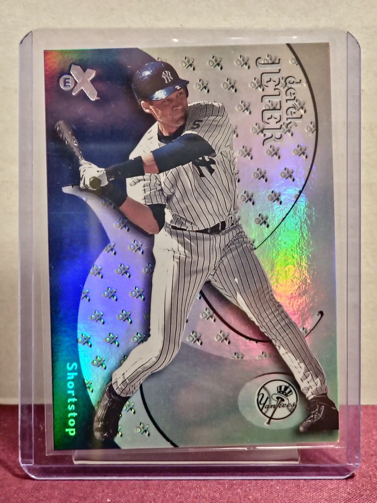 Derek Jeter - 2000 Fleer SkyBox eX Foil Card #11 Yankees HOF (FLR) 1