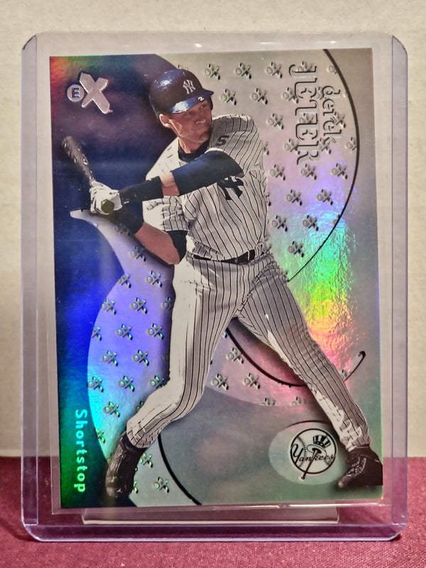Derek Jeter - 2000 Fleer SkyBox eX Foil Card #11 Yankees HOF (FLR)
