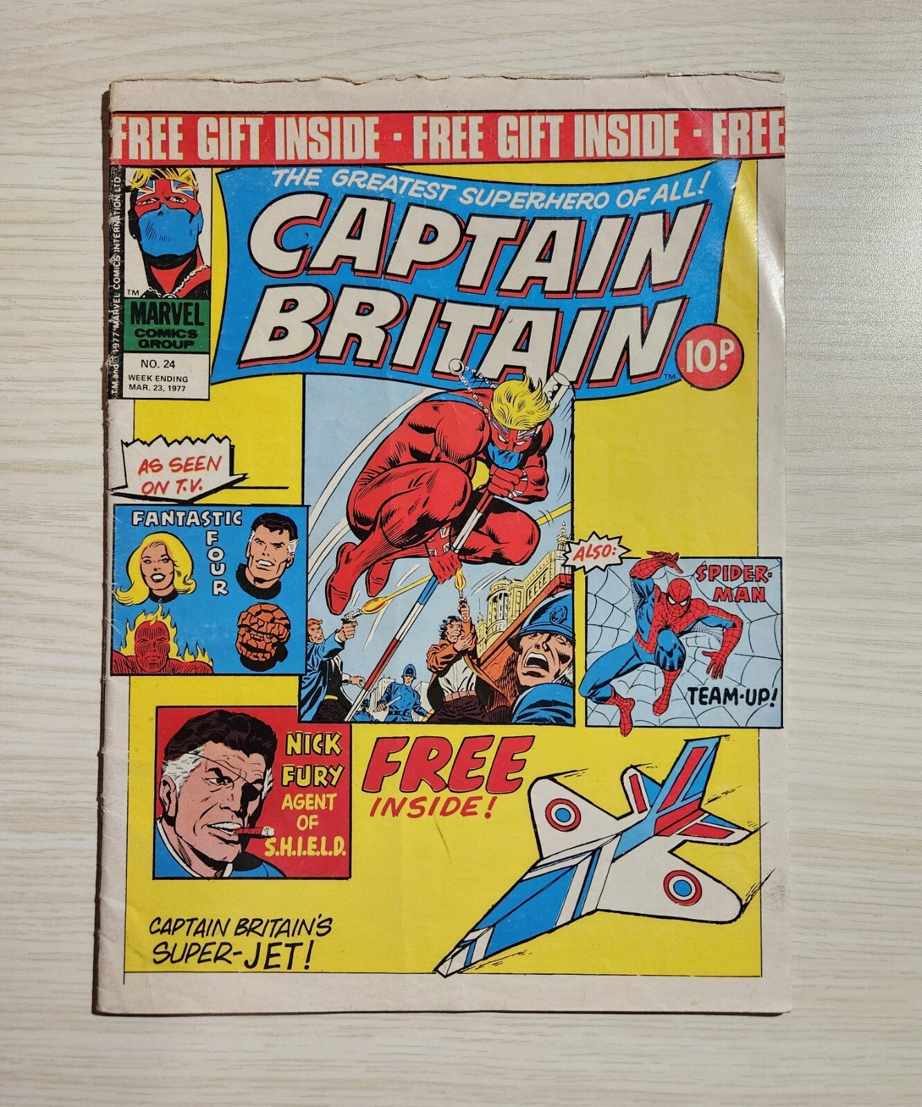 Captain Britain #24 1977 Comic Magazine NO PLANE 1